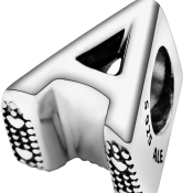 Korálek Pandora Moments