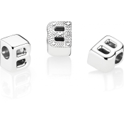 Korálek Pandora Moments