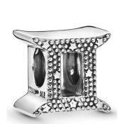 Korálek Pandora Moments