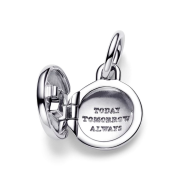 Pandora Moments medál