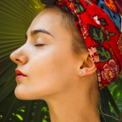 Strieborné puzetové náušnice v tvare kvetu s čírymi zirkónmi