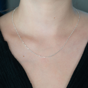 Srebrna verižica, nežen dizajn