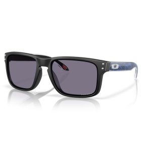 Oakley Holbrook