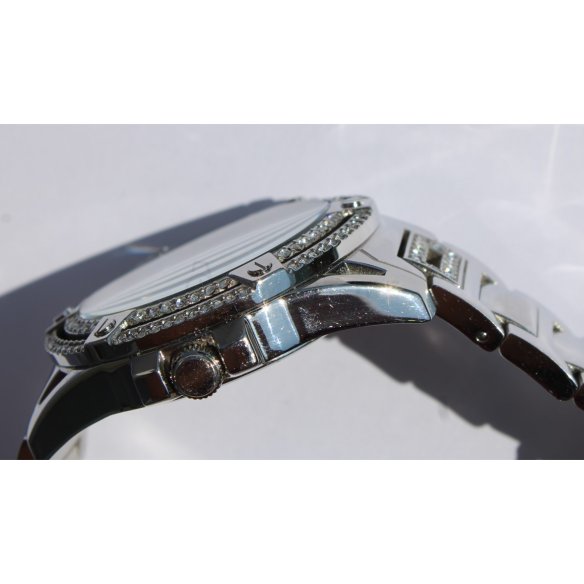 Guess Second Hand