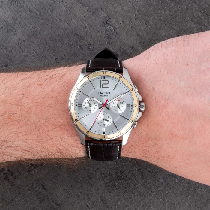 Casio Enticer Chronograph