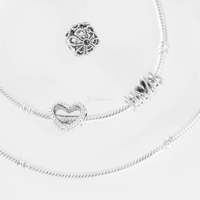 Korálek Pandora Moments