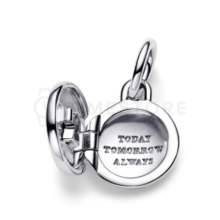 Pandora Moments medál