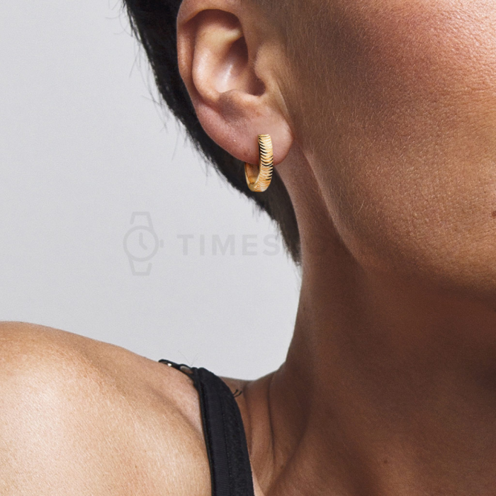 Kloubové náušnice z chirurgické oceli s texturovaným vzorem