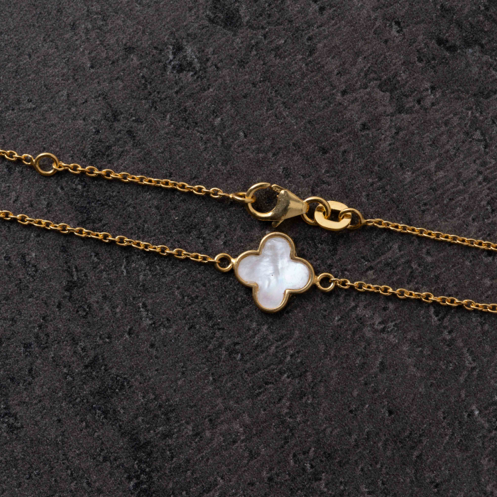 Náhrdelník ve zlaté barvě s přívěskem