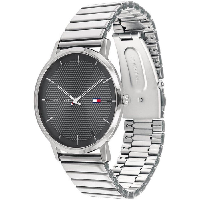 Tommy Hilfiger James